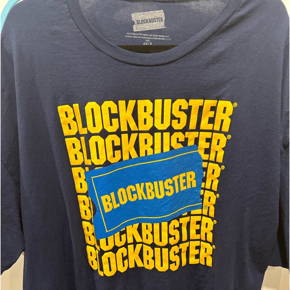 Graphic tees - Picture 15 of 16